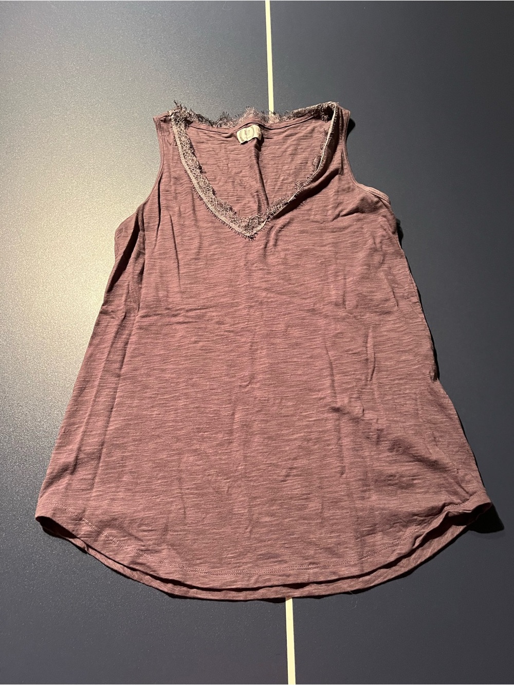 Ladies Plum V‑Neck Lace Trim Tank Top